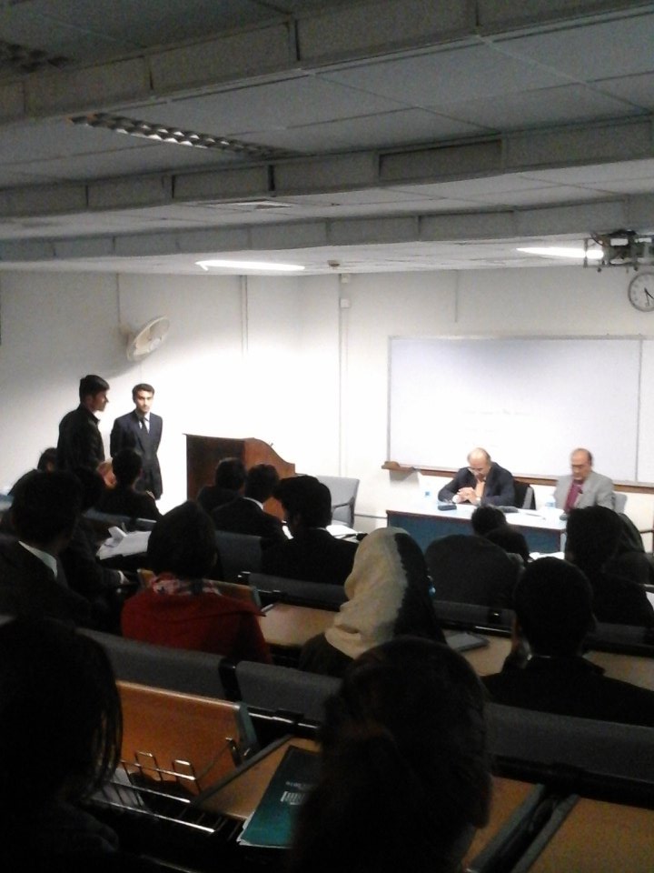 NIMUNPK's tweet photo. Q&A session currently taking place with Lt. Gen Naeem Lodhi. #NIMUN16 #UnityBeyondBorders https://t.co/6XlA1lTXdb