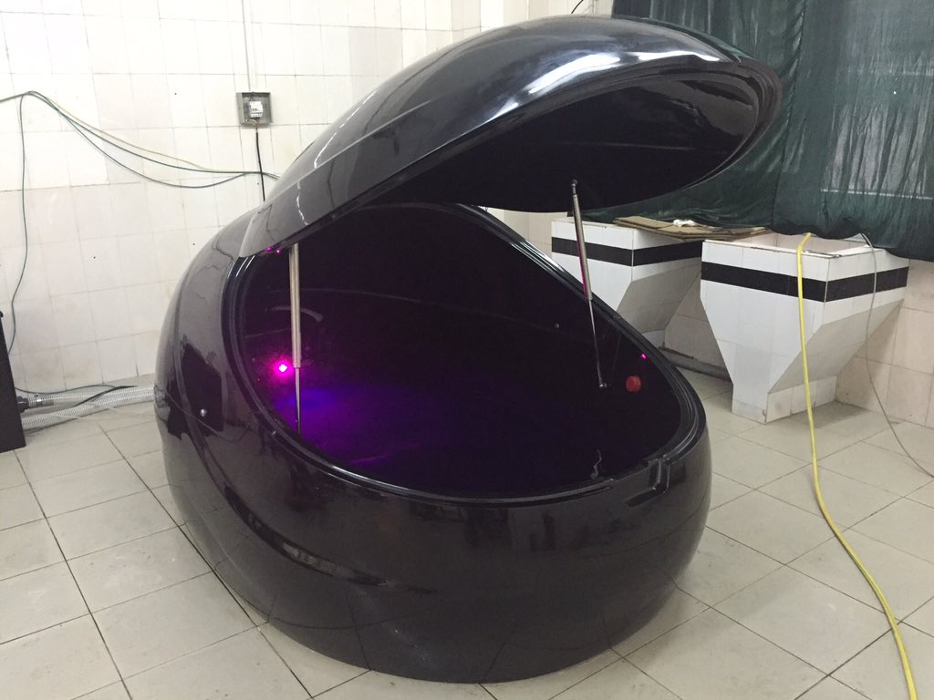 Floattanks's tweet photo. One more from the testing facility! First ever black #floatationpod . #Dreampod #Stealth #floatpod #floatspa https://t.co/w2FcGSqB0V