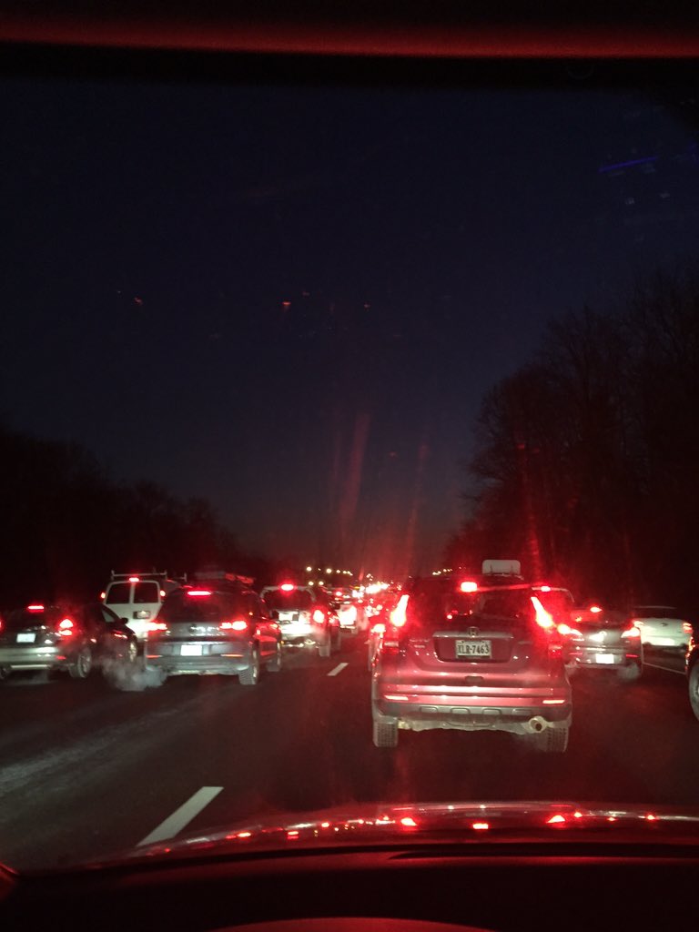 chufang151's tweet photo. @WTOPtraffic 495S not moving. #VDOT #justanotherdayindc https://t.co/LPHfxWOF7h