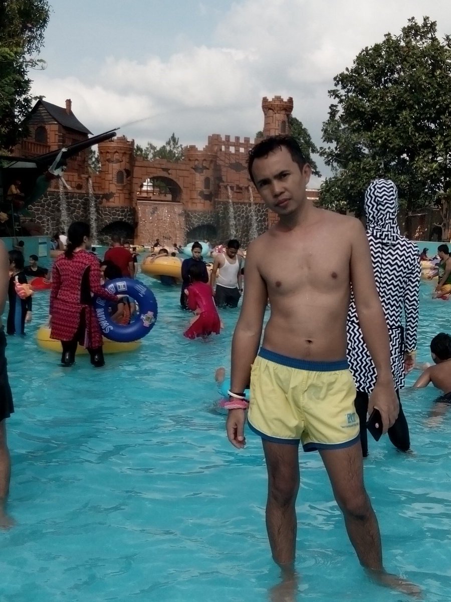 UdaDidi1's tweet photo. Love swim... https://t.co/NKkKkRM2d1