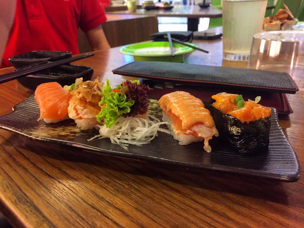 jack_wongyk's tweet photo. Dinner time with le bro! 🍣 

#KB_Group #RA_Org https://t.co/wQASV5s8kr