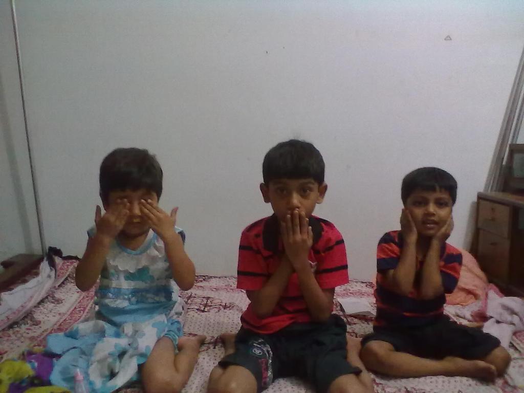 sdhindal's tweet photo. Three monkeys playing true story https://t.co/xYIRlQ1eKm