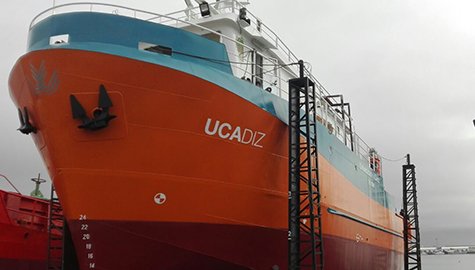 univcadiz's tweet photo. Finalizan trabajos en varadero del UCADIZ, primer buque oceanografico andaluz https://t.co/pfeZlNKt86
