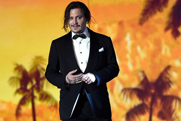 Emol's tweet photo. Johnny Depp es tentado con película que mostrará el crimen organizado en Latinoamérica https://t.co/WE6hAOGIPQ https://t.co/OZrmGHctHu