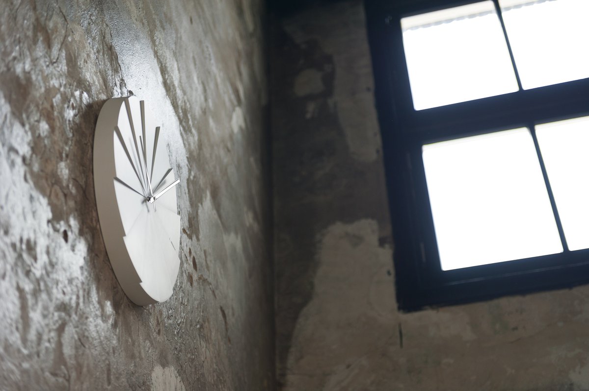 younvluoli000's tweet photo. great gifts from https://t.co/QJgK1Sue2s LEFF amsterdam Scope Wall Clock https://t.co/4pD0did0yZ https://t.co/09l5uMNPcq