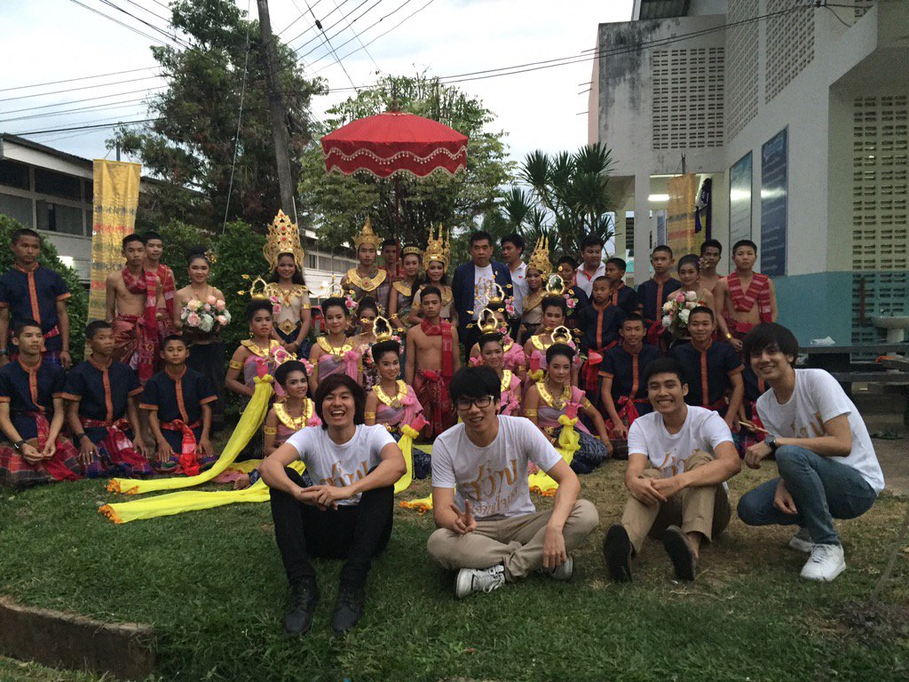CCSQ_Band's tweet photo. ขอสักรูปก่อนกลับ น้องๆที่รร.ราชประชานุเคราะห์ฯสุดยอดมากๆเลยครับ
#bualoyteamwork 
#ccsq #circlesquare https://t.co/aCO6v0mrr6