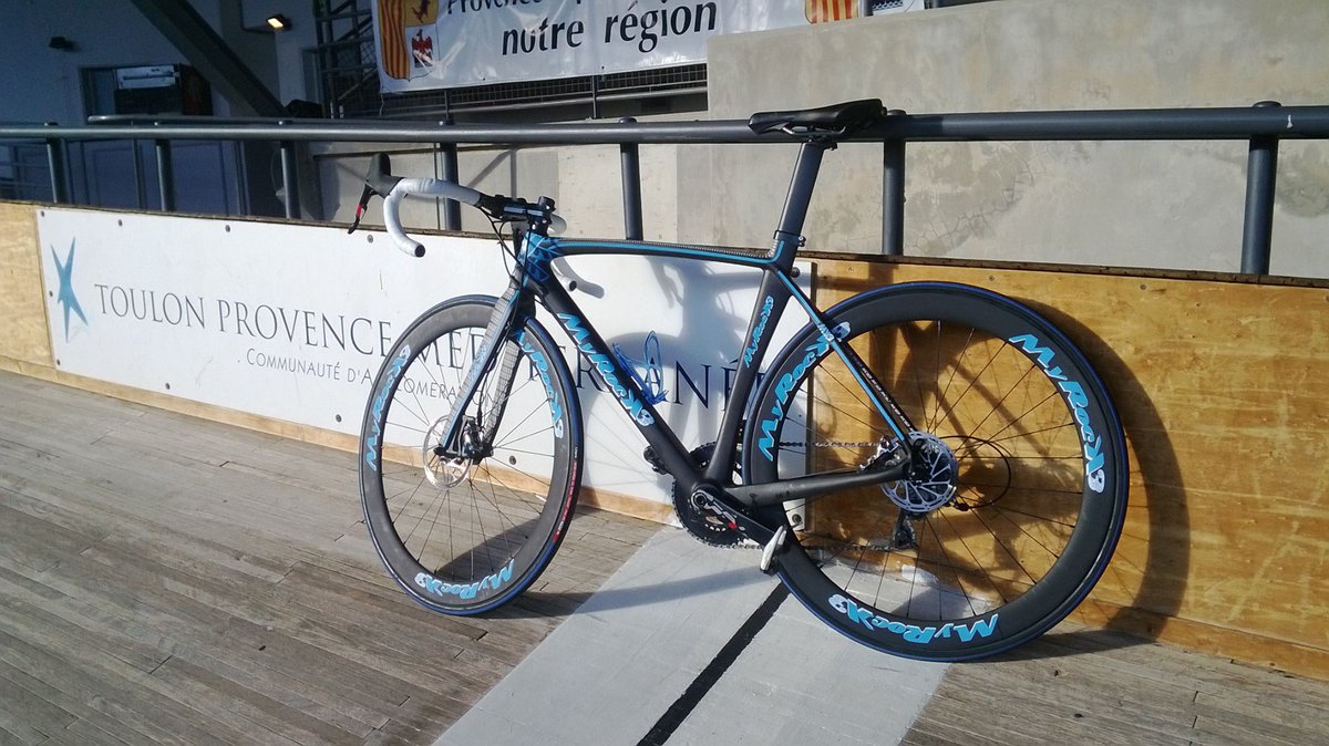 Belle bête de Rod de Kanel à 6.650Kg, frein à disque, cadre carbone,...