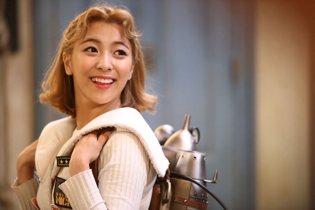 OfficialKmusic's tweet photo. #Bungaeman film will be the big screen debut for #Luna.
#Fx #Hanna https://t.co/6DKmlNV0ln
