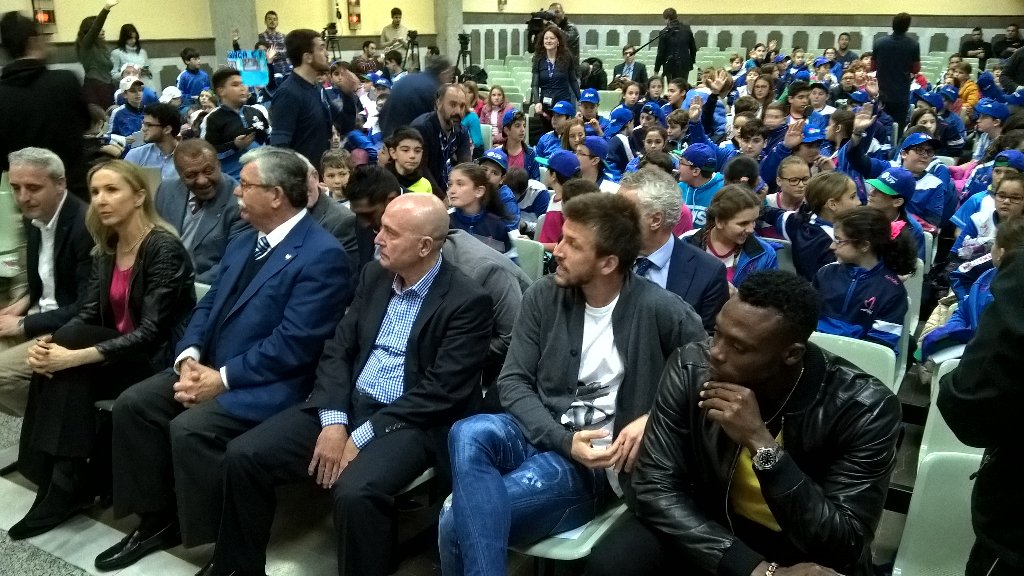 MalagaCF's tweet photo. FUNDACIÓN| Kameni y Camacho, presentes en el evento de @LaLiga, en Maristas, Futura afición #MCFLive https://t.co/IW9kQsVjAy