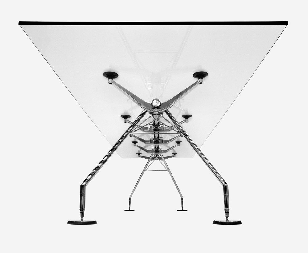 NiccoloBiddau's tweet photo. TECNO. Tavolo Nomos: vista dal basso la struttura rivela il concept scultoreo, Foster and Partners.
@NiccoloBiddau https://t.co/tS16DucGne
