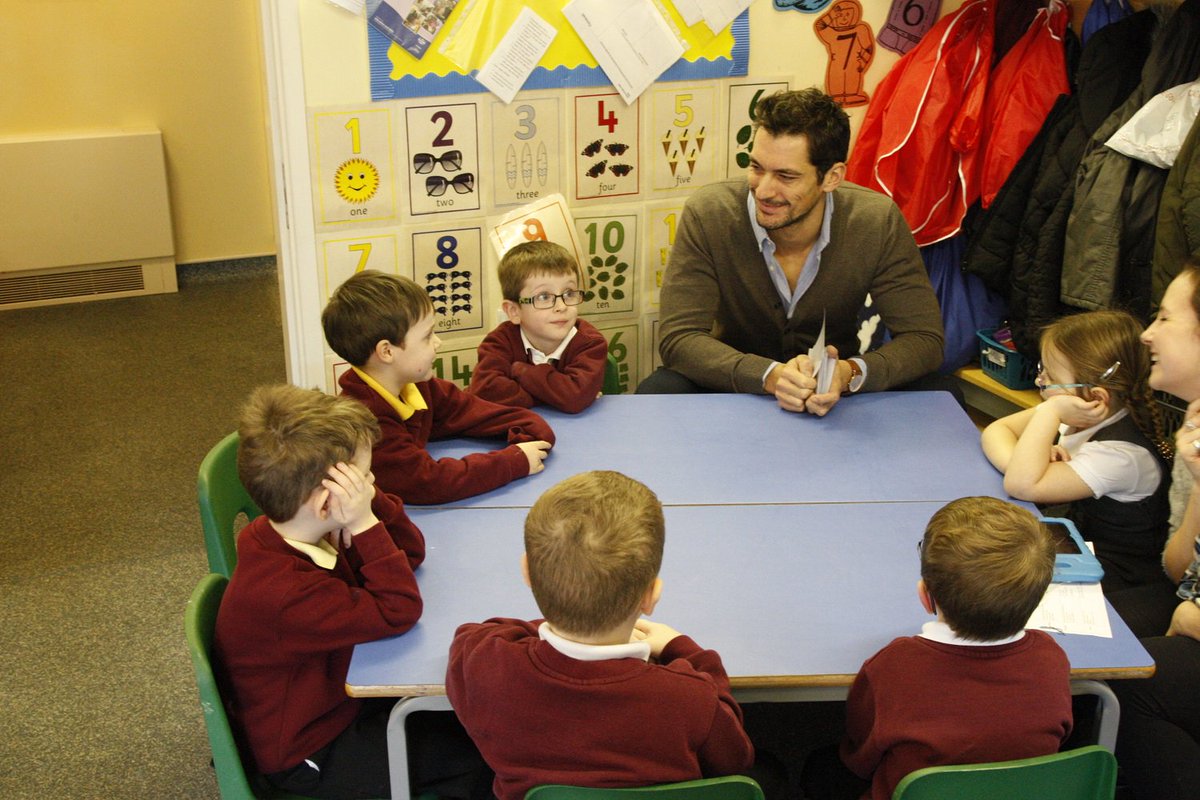 Our ambassador #DavidGandy visits Stockham Primary #School, #Wantage to say hello to the children! <a href="/DGandyOfficial/">David Gandy</a>
