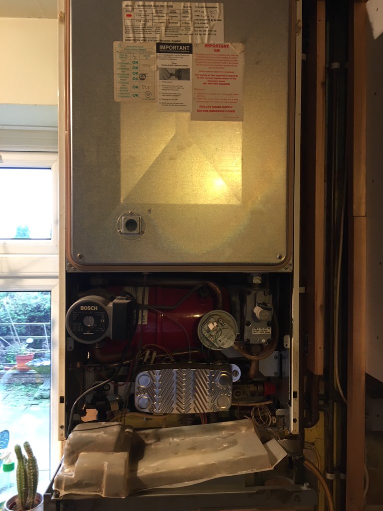 pbplumber's tweet photo. Not looking forward to this diverter valve 😞🙈 wish me luck 😁 https://t.co/89RxqmTkGM