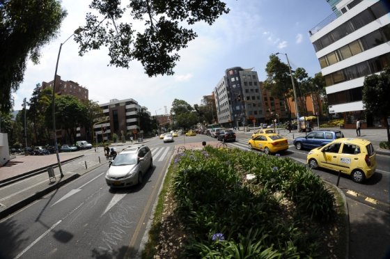 elespectador's tweet photo. #ÚltimaHora Carrera 11 en Bogotá volverá a ser en un solo sentido. https://t.co/8YjkdMzxdQ https://t.co/gRJdvUxs9e