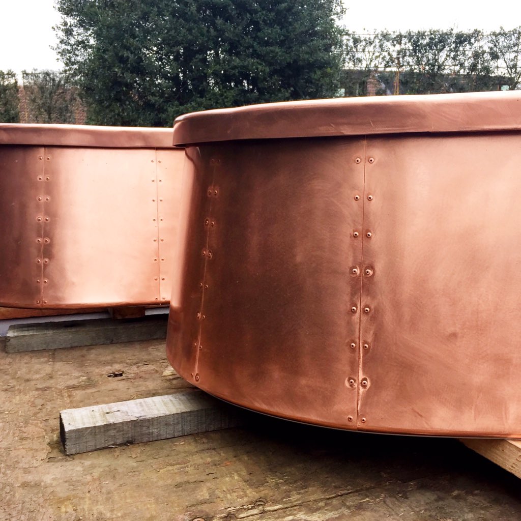 AnnMariePowell's tweet photo. First delivery of several bespoke, GORGEOUS copper pots by @HotmetalToby. Best get filling them @LocationLand !!! https://t.co/fqhGbiCQV2