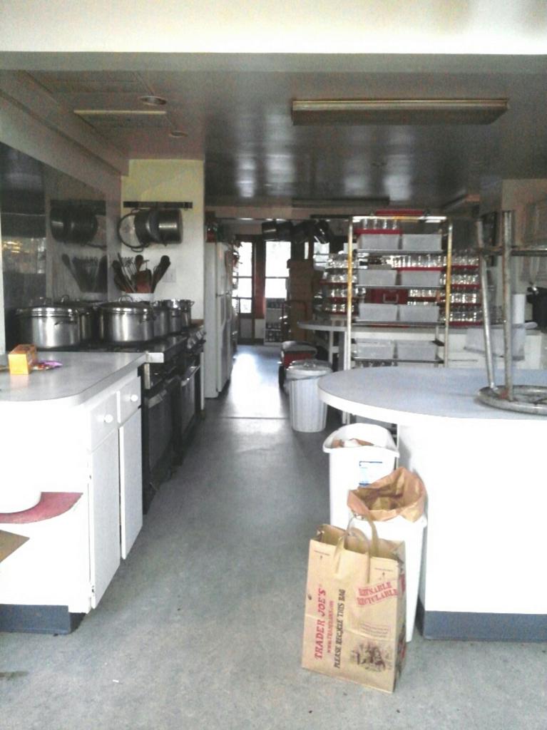 basbaassauce's tweet photo. First one IN! #Pow #basbaas Headquarters @bfkitchen @quinciple https://t.co/D9KFFGggRG