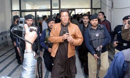 RehanBhanbhro's tweet photo. IK entered in DHQ hospital Charsada door closed for the patients & attendants #AntiVIPCulture❓#HowManyMoreLiesNiazi https://t.co/FP8cp4TO3F