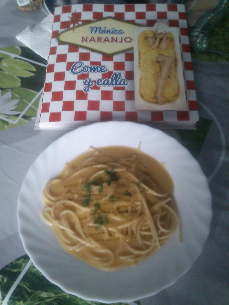 Franethan's tweet photo. Hoy a comer pasta fagioli @monicanaranjo @MNComeyCalla https://t.co/DqOilc07Il