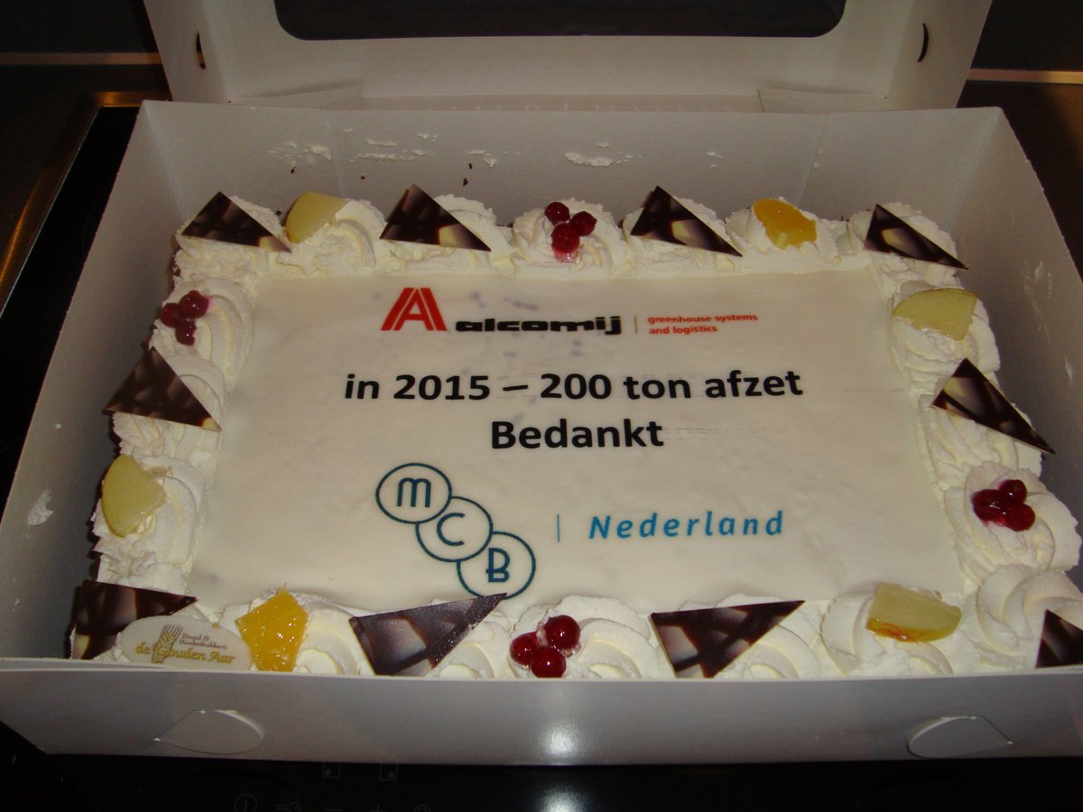 Vorig jaar 200 ton staal gekocht bij @MCB_NL  Als dank hebben we vandaag een heerlijke taart ontvangen!