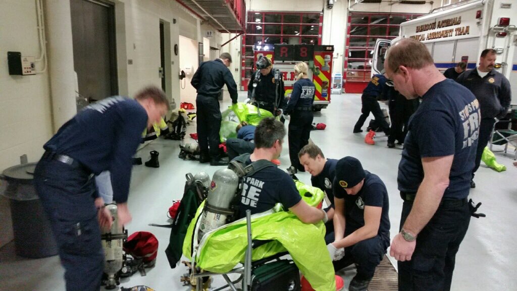 slpfire's tweet photo. #PartTimeHeroes are 1/2 way thru their #HazMatOps coursework! Thanks @HopkinsFire1 https://t.co/GFxwN1pnUL