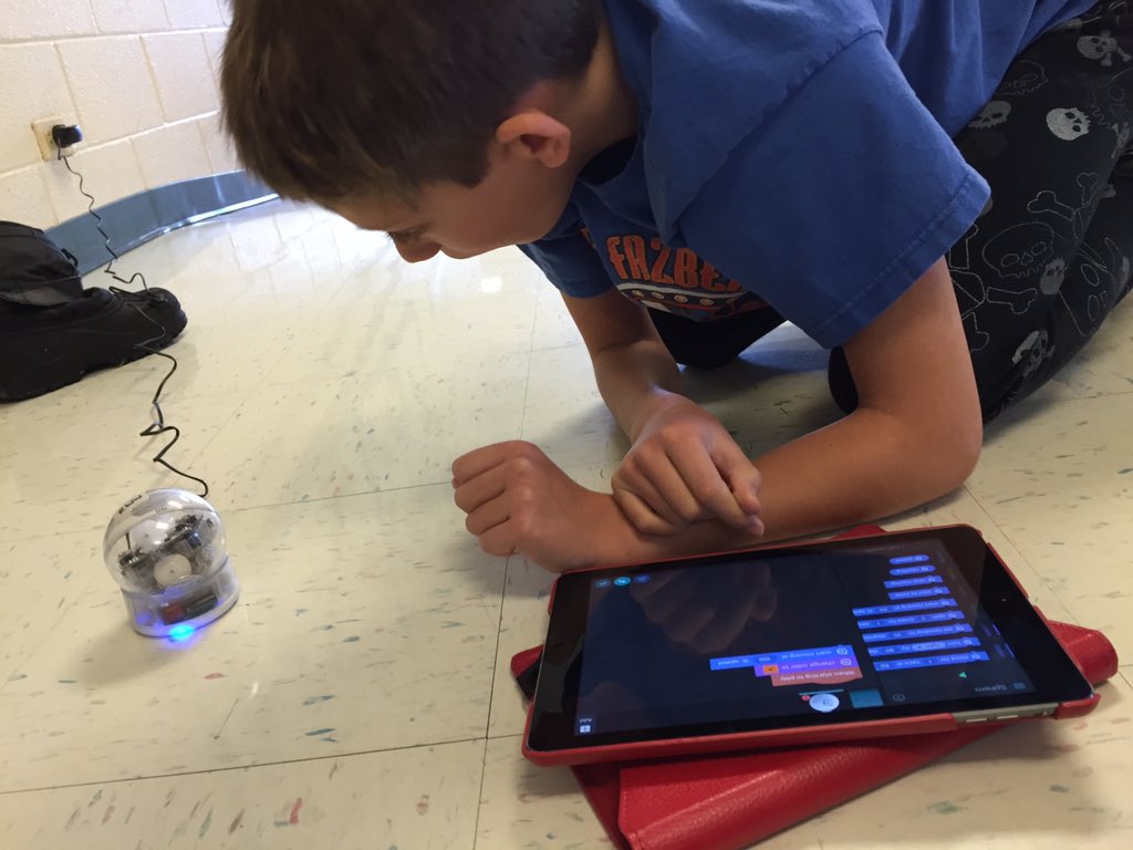 SundhInnovates's tweet image. #codingintheclassroom @techcoachvipD70 thanks for all your support