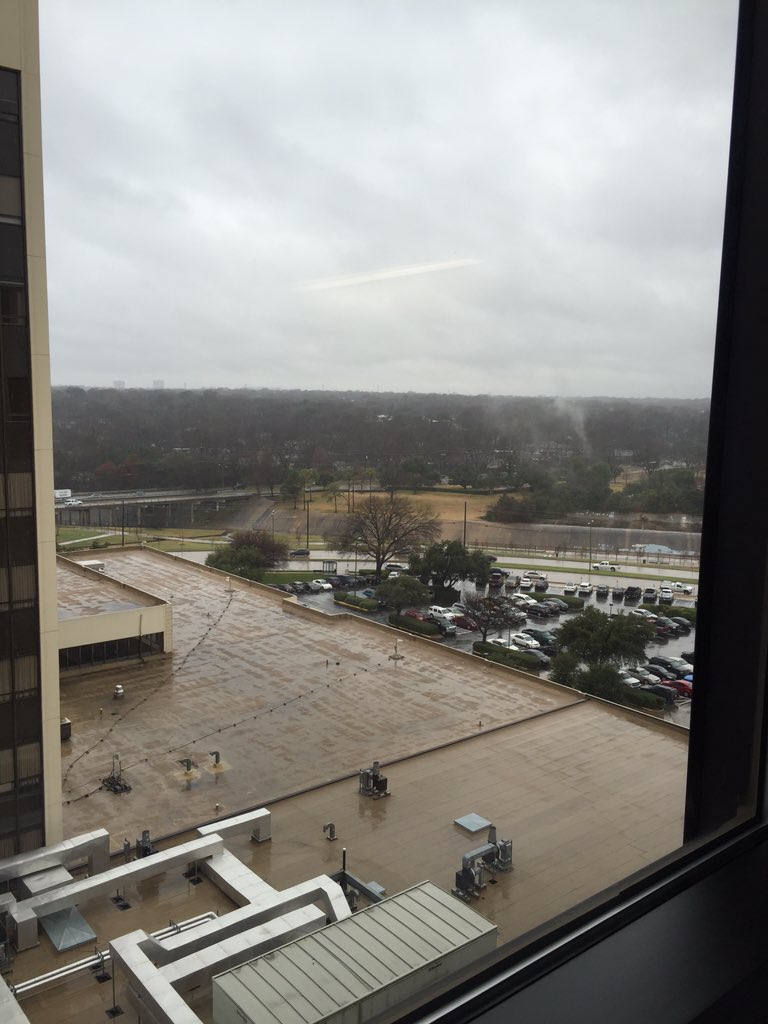 RickMitchellWX's tweet image. Hey east coast, this gloomy weather in Dallas will become your wicked snowstorm. We'll watch from afar.