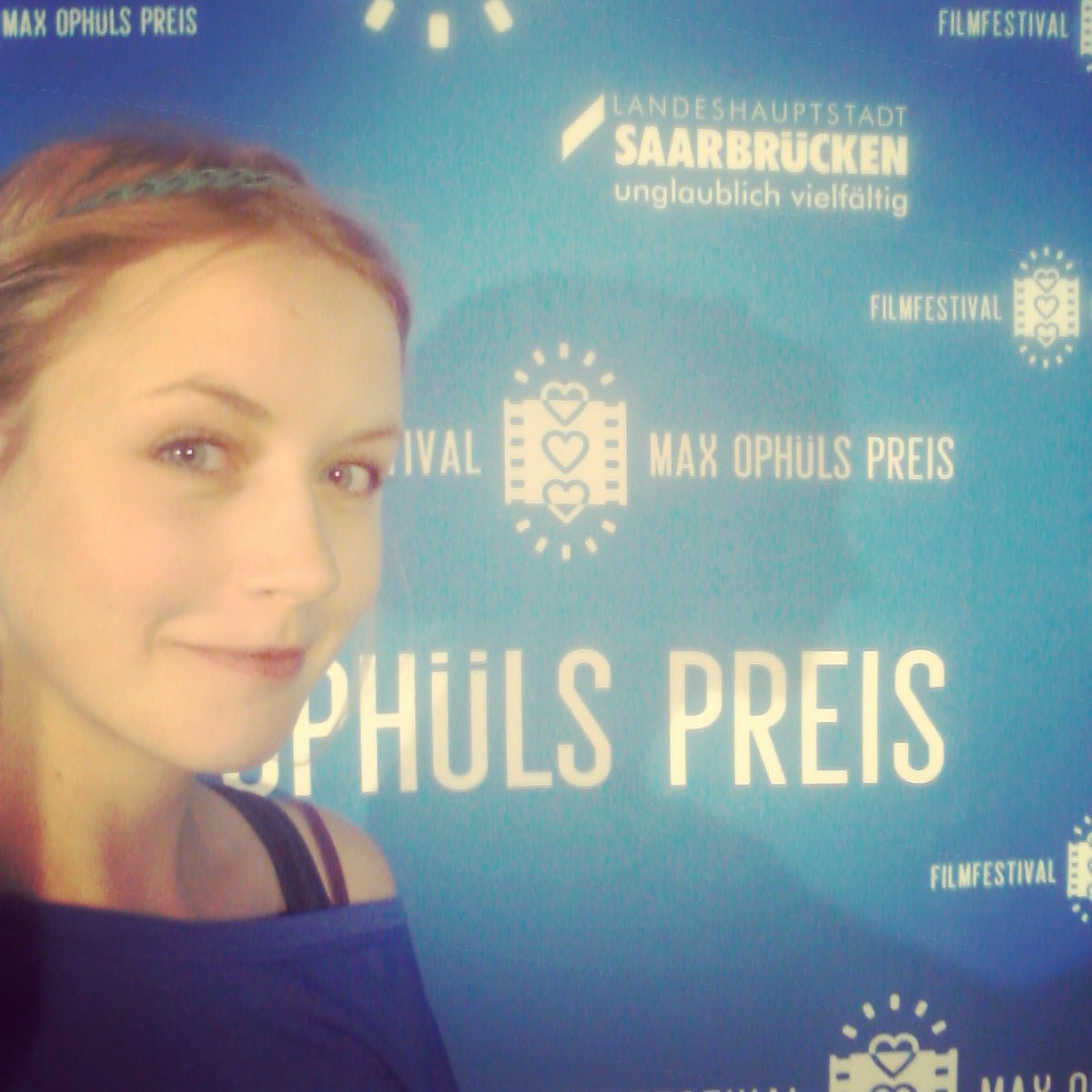 Liebe Grüße vom #maxophülspreis! #großeskino #Agnes #Looping #hercomposition #lucatanztleise #blauistdasneueschwarz