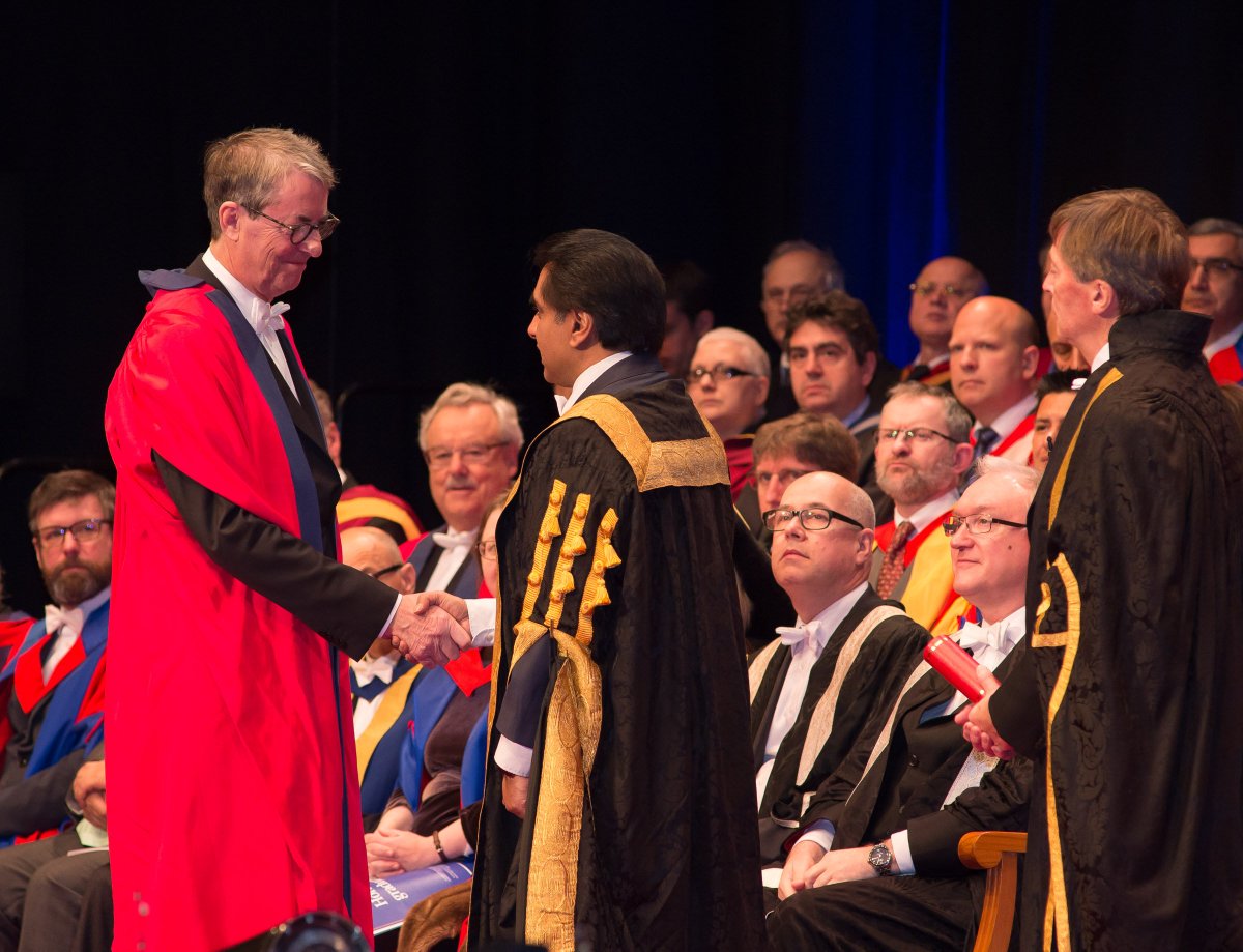 SussexUni's tweet photo. A huge congrats to every one who graduated in our first winter ceremony this morning! #sussexgrad https://t.co/8fEzFpYcN0