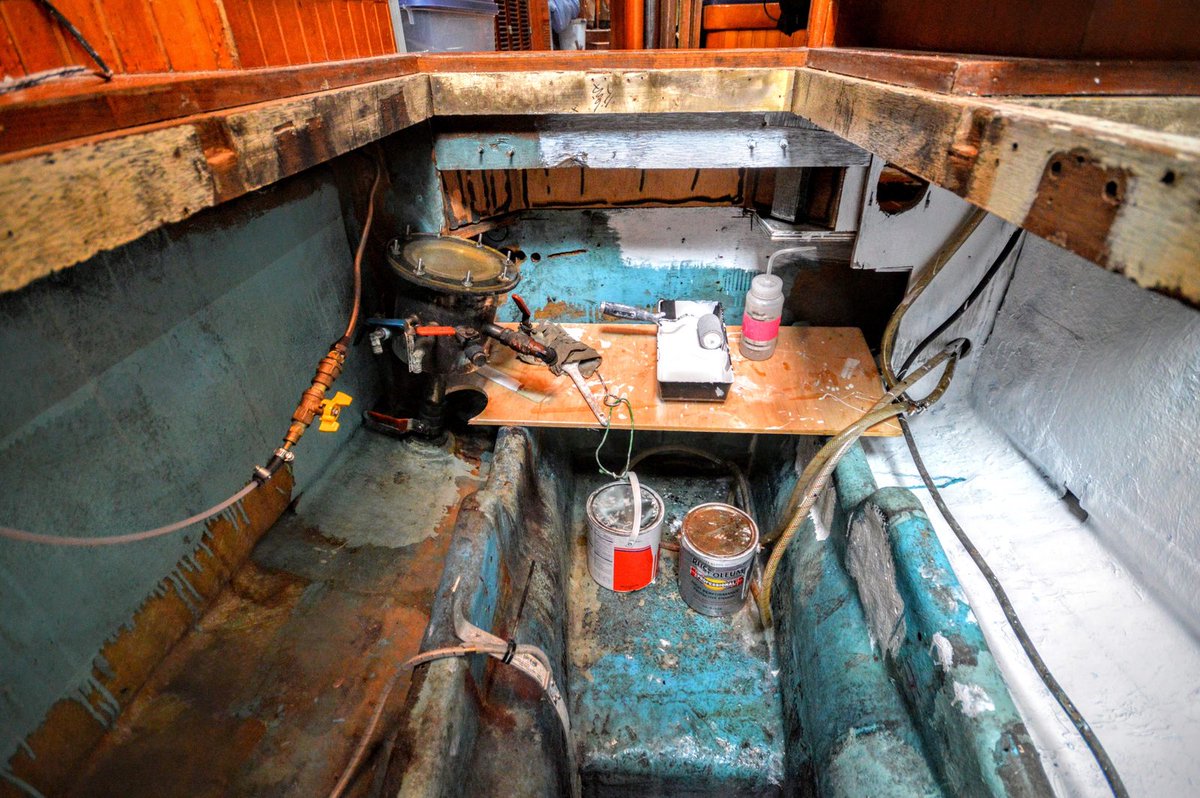 PhilGutowski's tweet photo. #Engine room transformation is underway!  #sailing @interluxpaint #bostonliveaboards https://t.co/iPTbNriv9n