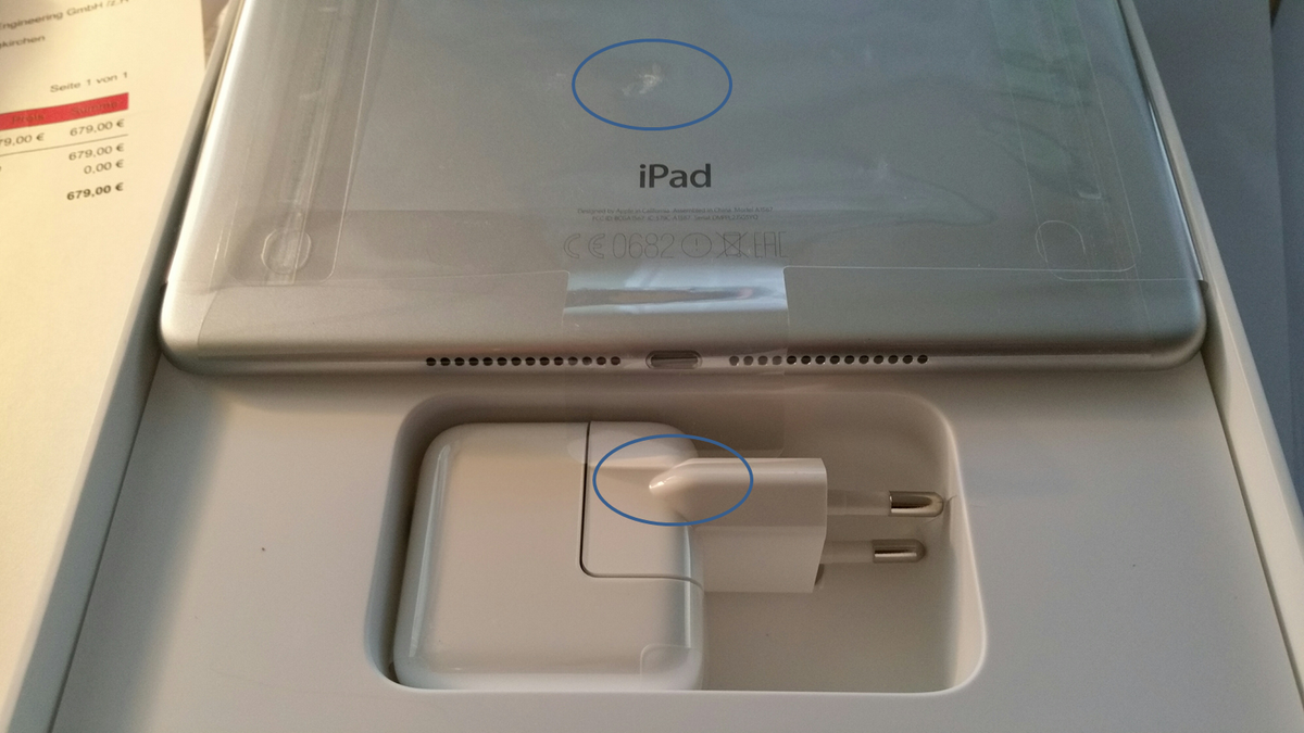 FloKre's tweet photo. #iPadair2 #dentgate right out of the box - #Apple says its just #cometics but refuses to repair in some cases - sad https://t.co/j330jR1qIA