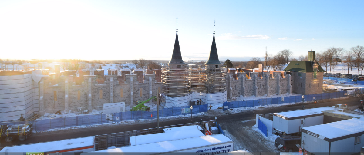Kollectif's tweet photo. Suivez en direct le chantier du Manège Militaire de la Grande-Allée, à Québec https://t.co/UcnYHiM9XV #patrimoine https://t.co/hXnhWCbKco