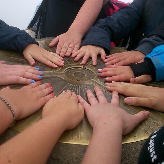 katixmay's tweet photo. #ThrowbackThursday almost 6 months since @snowdongalloper climbed Mount Snowdon for @resurgospear (@JessicxMay) https://t.co/E13yhv5kVZ
