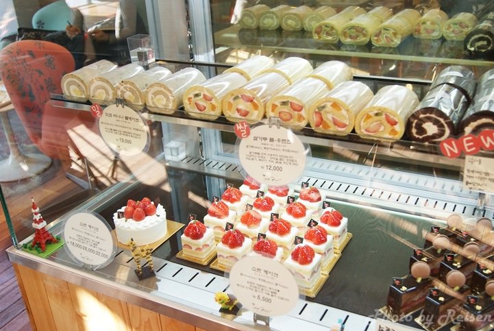 Seoul_Cafe's tweet photo. 17.#ร้านเค้กโรลในโซล ใครชอบโรลสไตล์ญี่ปุ่น ต้องร้านนี้ Tokyo Panya(도쿄팡야) ร้านที่มีเจ้าของเป็นคนญี่ปุ่น สาขาคาโรซูกิล https://t.co/XmehlkjpGi