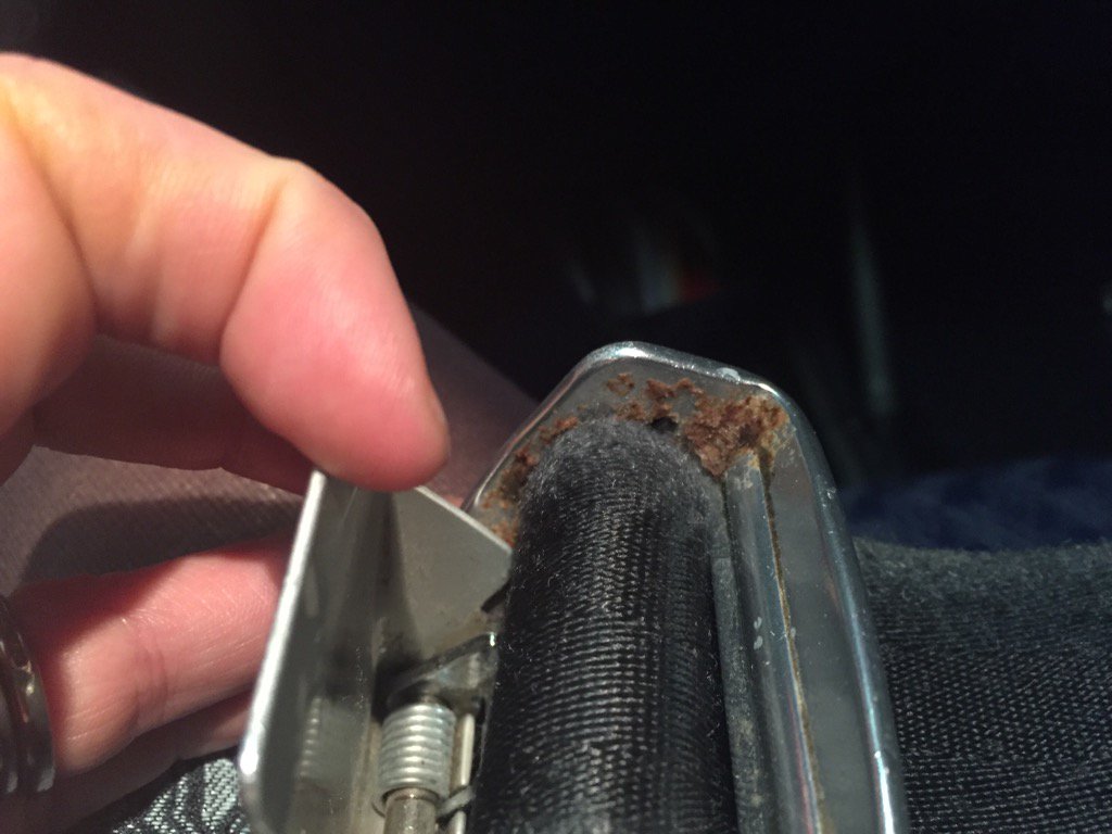ellenvanoosten's tweet photo. Dare I ask what was in my seatbelt?  Old coffee, chocolate, or ... Yuck! @AACustomerServ @americanairlnes https://t.co/vZOEsCaKu1