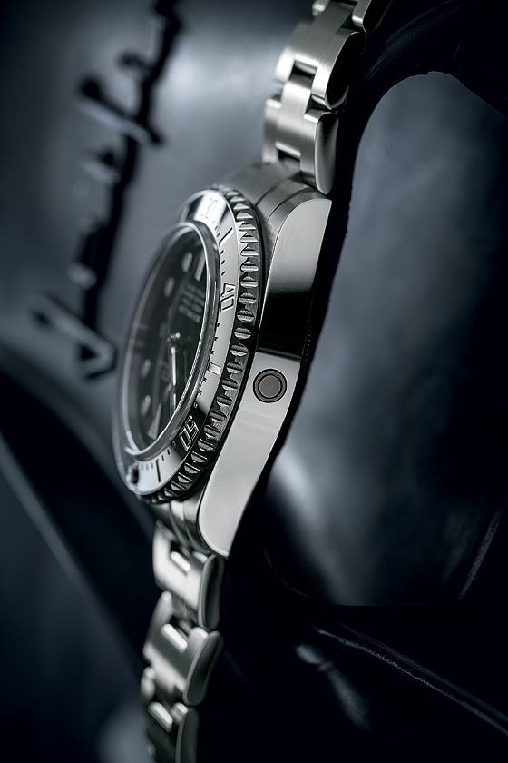 BulovaWatchesSA's tweet photo. Helium valves prevent #watch crystals from popping off when divers are in a diving chamber? :https://t.co/zVqMMc391S https://t.co/PIZTjGjpSw