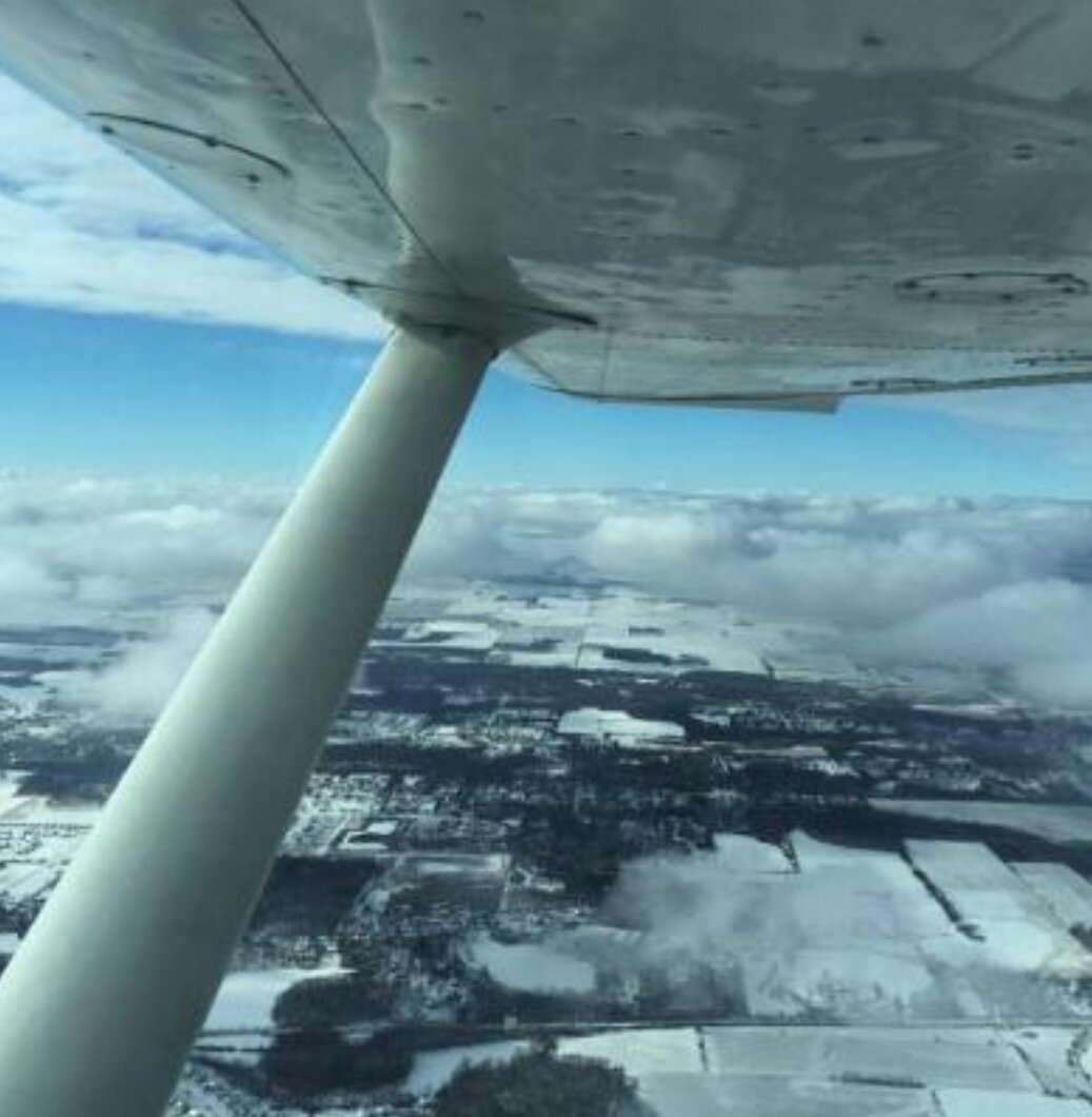 ShareAviation's tweet photo. #ShareAviator Mark Seigwart getting his fly on in the snowy north--who's ready for snow? #avgeek #genav #flywithaopa https://t.co/keQES6rrsT