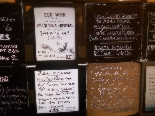 ScottsMargate's tweet image. £5 each magic lantern slides
2 film- 14 adverts - 10 wartime
#MagicLanternSlides£5each