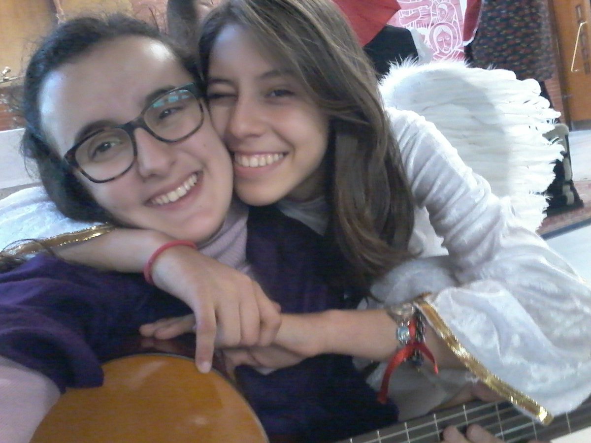 isaa3j's tweet photo. Felicidadeees Deliaaa. Todo dicho cosaaa feaa 💕💁  @Deli_Ah_ https://t.co/xsWZOwv3KH