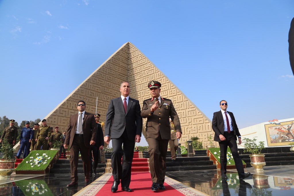 وزير الدفاع العراقي يزور هيئة التسليح المصري CZQVoTJWYAE49d1