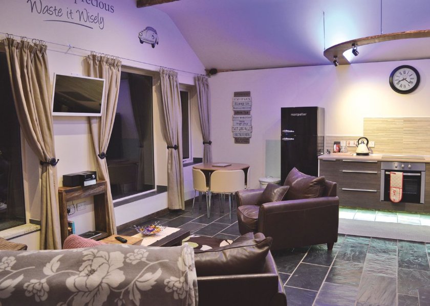 Hoseasons's tweet image. #Lastminuteluxury 22/02 4 nights £339 for 4 people! It's also been scored 9.0/10 by you - bit.ly/durhmcstal