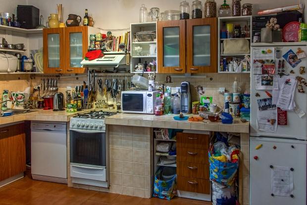 realtormag's tweet photo. 4 Ways to Help a Home Seller Tackle Clutter: https://t.co/I5crbM5ORS https://t.co/nassEytrYV
