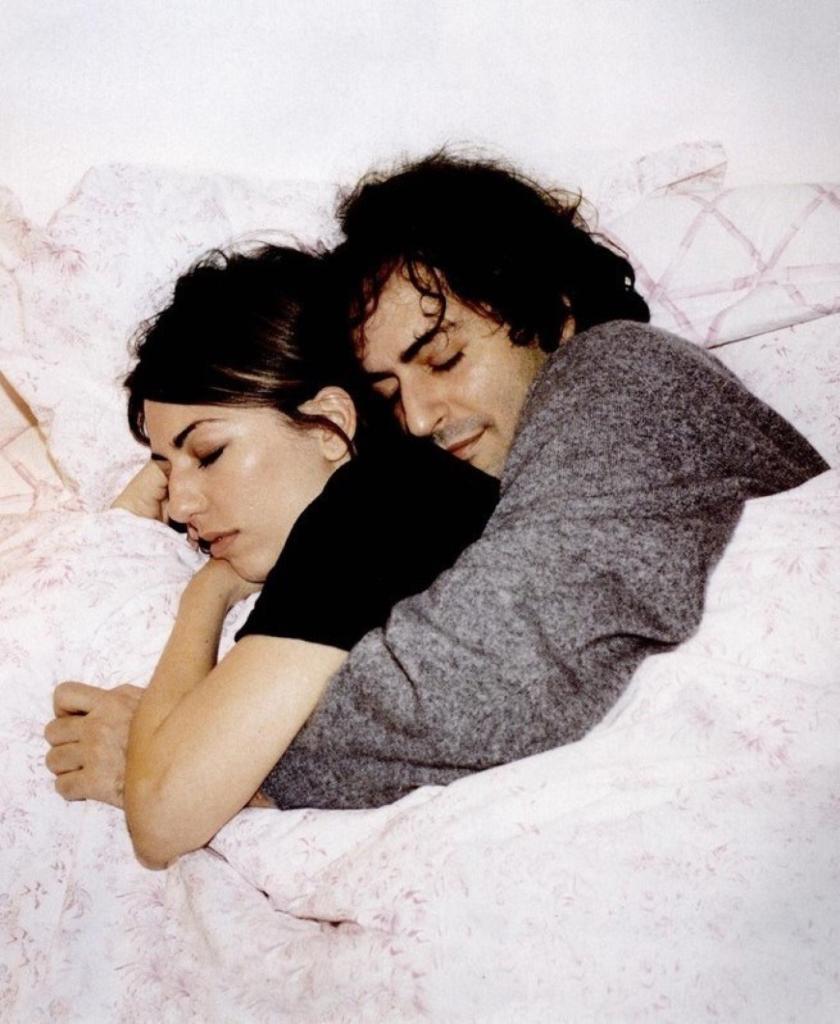 marcjacobs's tweet photo. Happy #NationalHugDay everyone! 💕 https://t.co/b5409OJwYT