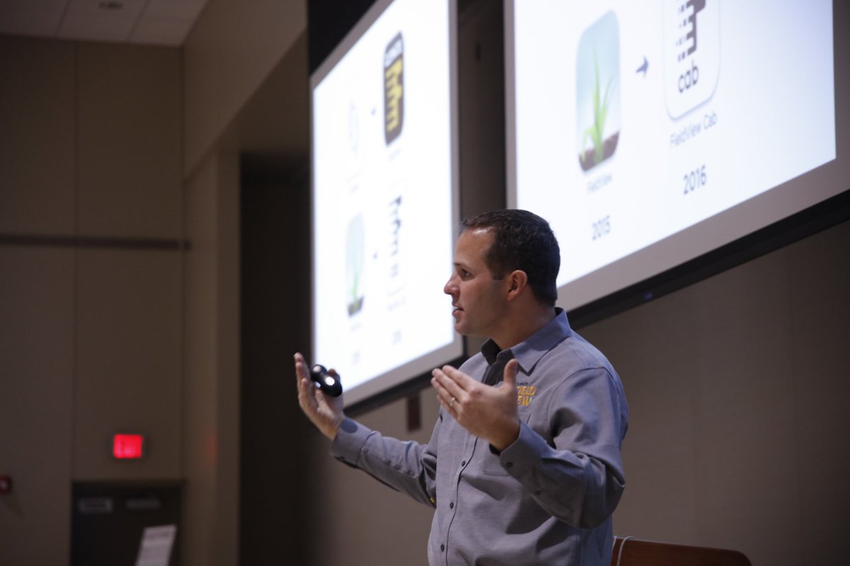 PrecisionPlant's tweet photo. @dougsauder : Every pass matters, so does a seamless experience for #ClimateFieldView. #PPWinterConference2016 https://t.co/NtdU6Q5pX6