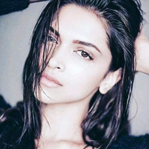 ativirz's tweet photo. Beauty️ #bollywood #instagood #follow4follow #like4like #deepikapadukone #likeli... - https://t.co/DLWxXnZ6FL https://t.co/7SFCp9kh1k