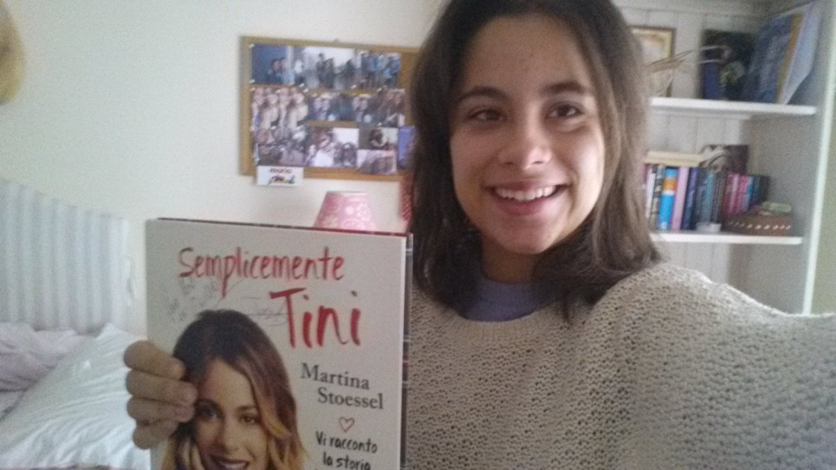 hugme_tini's tweet photo. Lo que amo este libro! @TiniStoessel lo lei muchas veces y siempre me encanta mas! Te siento muy cerca.te amo💖 https://t.co/Vhly8kLCCp