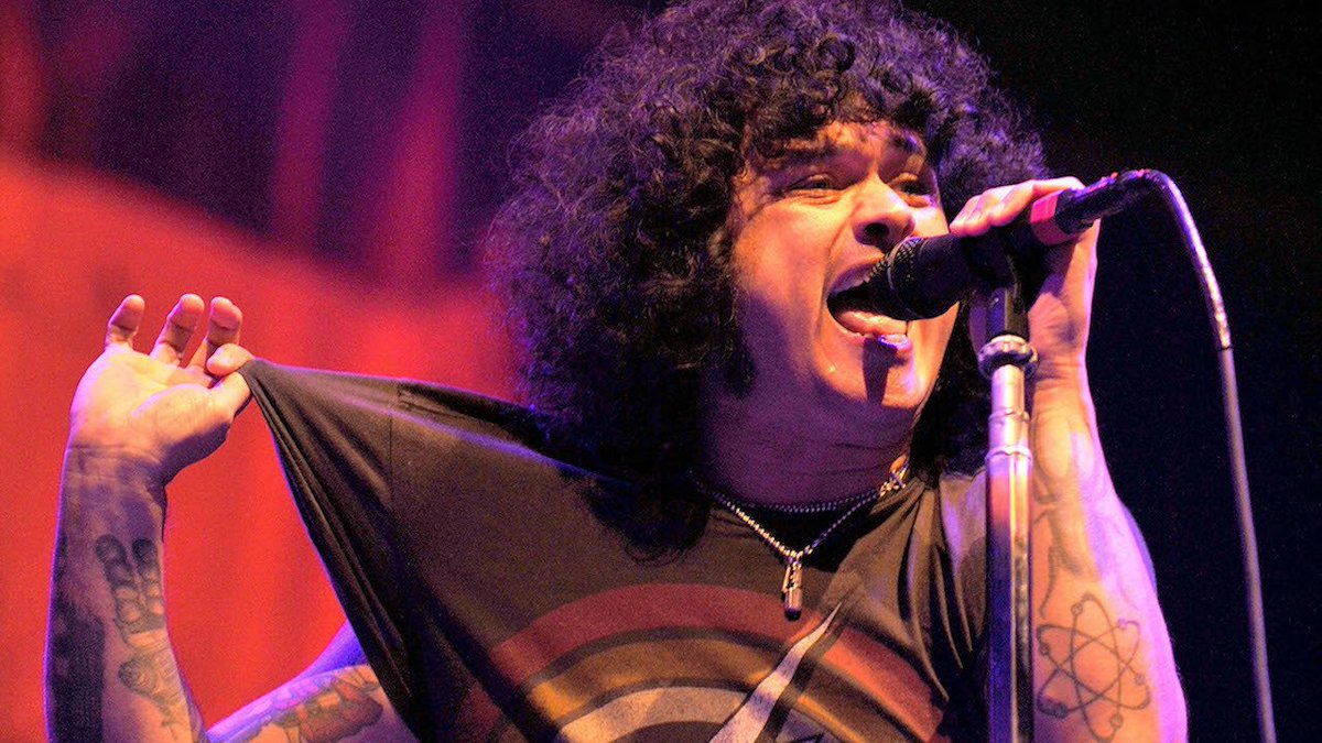 LouderPosts's tweet photo. .@AtTheDriveIn announce 2016 world tour: https://t.co/Omqd76FFSX https://t.co/vQat4MulbY