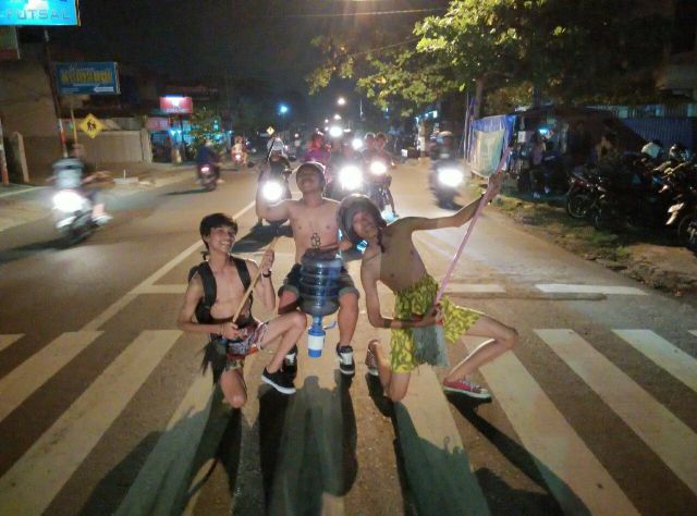 AanSU_SEKALI's tweet photo. @SDband_ofc dapet salam ni dari IDIOTCREW purwokertomelodicpunk buat kamu SELAMATDATANG watespoppunk :-D https://t.co/re7x4opkv0
