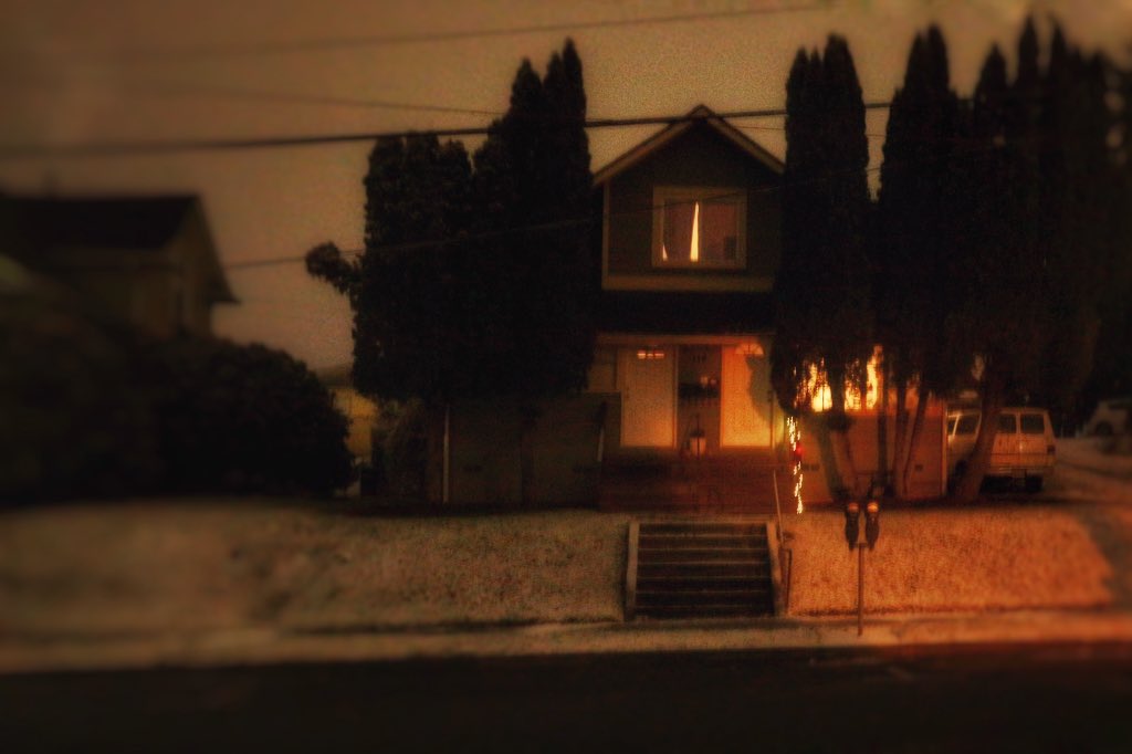 s00per_tuff's tweet photo. Kurt Cobain's house Olympia, WA https://t.co/rT1476f89l