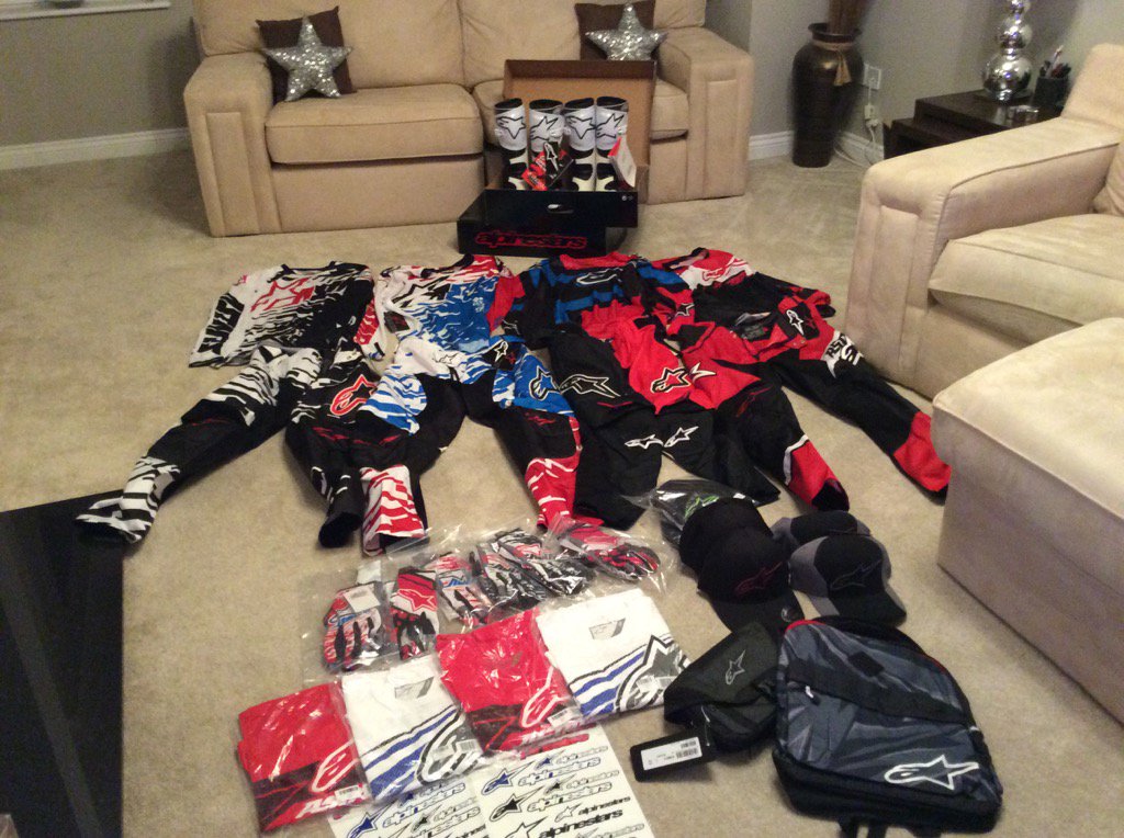 stevecolleycouk's tweet photo. My riding kit for 2016.massive thanks again @cisport @alpinestars @GasGasMotosUk @Scottphysio @PutolineUK #2016shows https://t.co/MOReMNYb2q