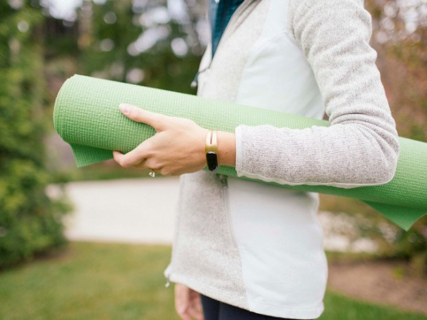 Now is your chance to win a *beautiful* fitness tracker AND $200 to <a href="/amazon/">Amazon</a>: levo.im/1SzMmAy <a href="/mymirafit/">Mira</a>