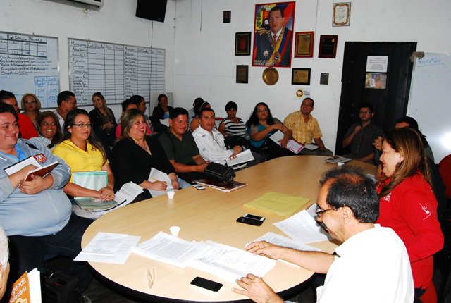 Zona educativa promueve campaña de conservación del agua @MPPEDUCACION <a href="/rodulfohumberto/">Rodulfo H. Pérez H.</a> <a href="/vimi3v/">Vilma Vivas</a>